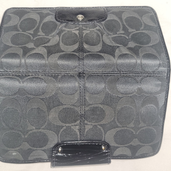 Coach Signature Wallet - Picture 3 of 6